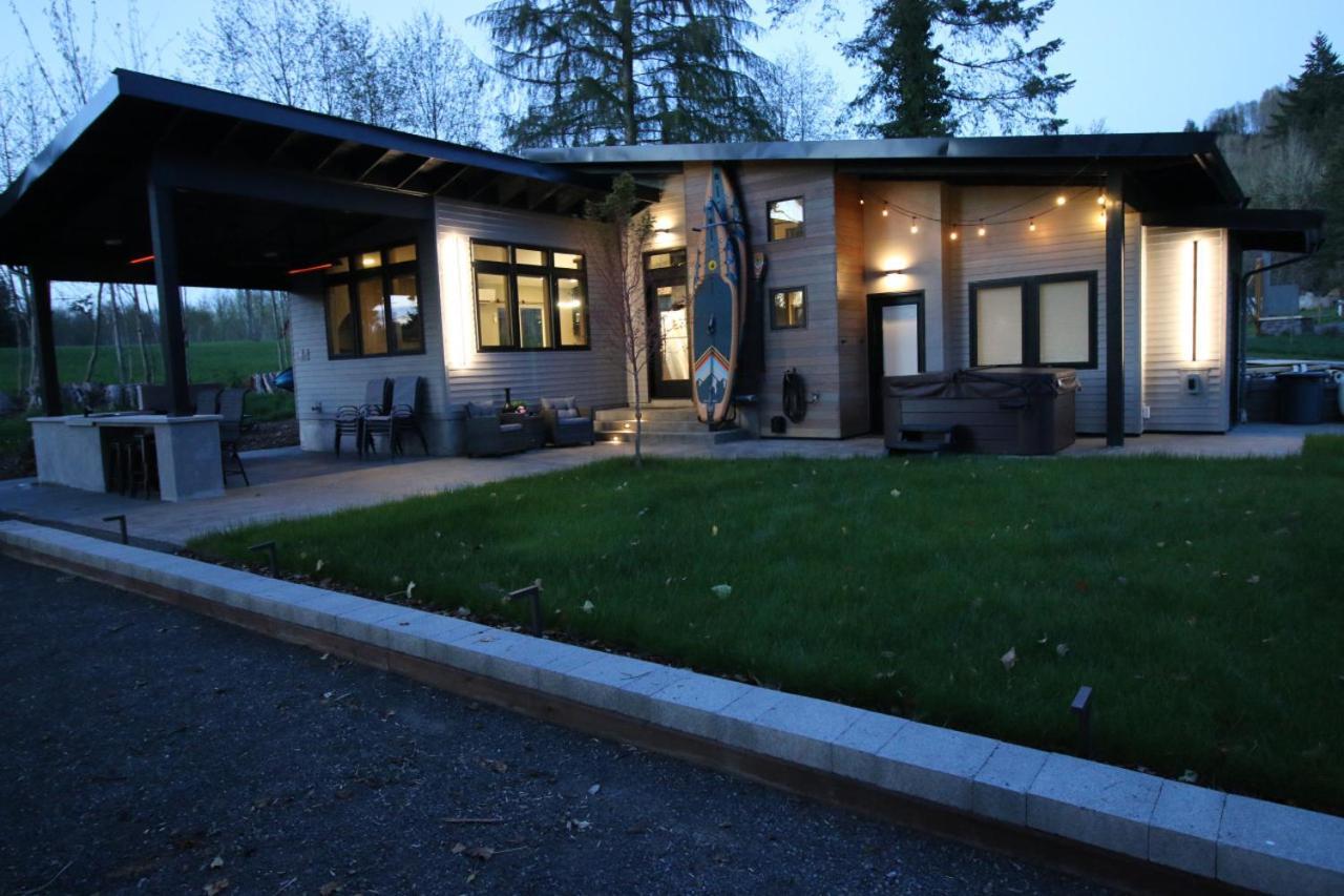 Luxe Lake Cabin Hot Tub Grill Firepit Ev Charger Onalaska Exterior photo