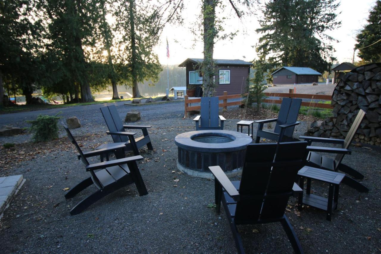 Luxe Lake Cabin Hot Tub Grill Firepit Ev Charger Onalaska Exterior photo
